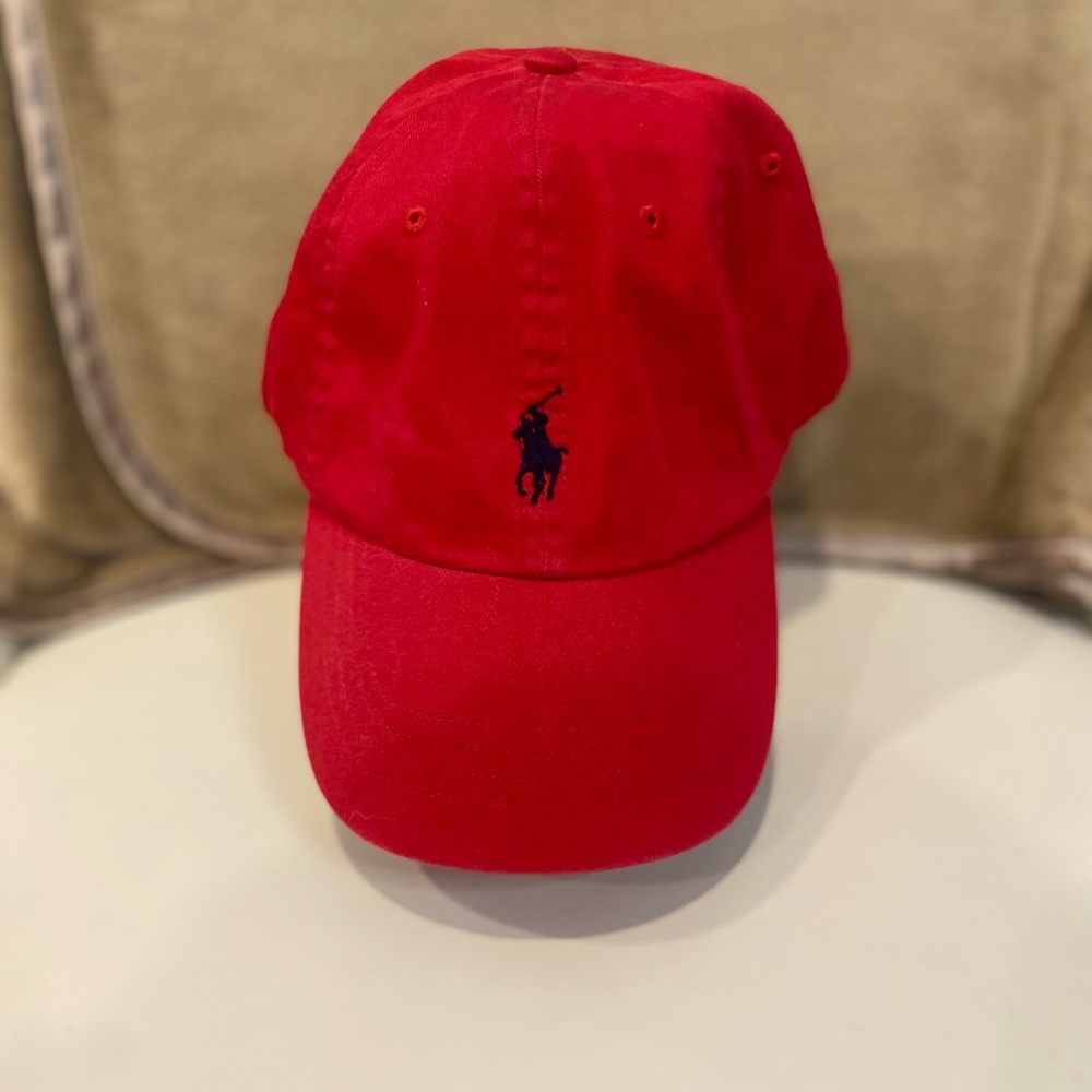 Red polo baseball cap with the black horse